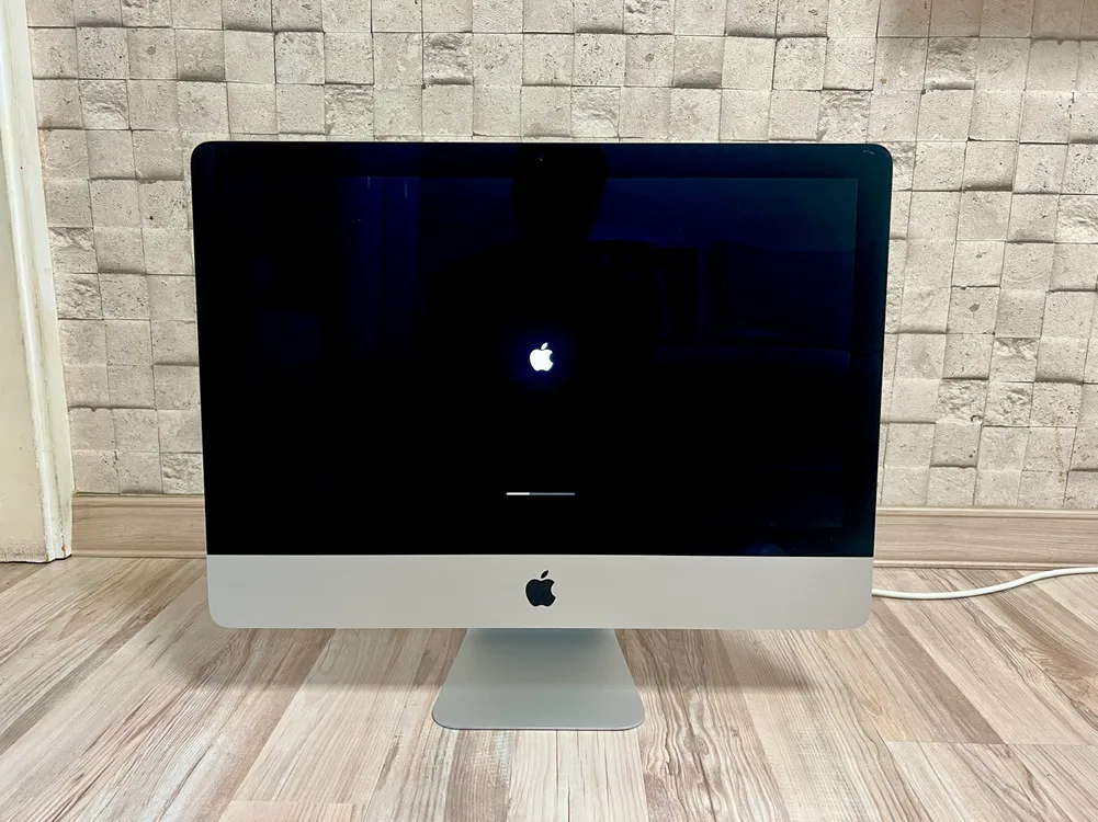 애플 아이맥 iMac 2017 21.5인치 Retina 4K 기본형 판매합니다. 이미지