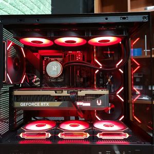 미사용 ) 9800X3D & RTX5070TI 게이밍 컴퓨터 PC 판매 이미지