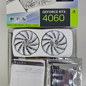 ZOTAC GAMING GeForce RTX 4060 Twin Edge OC White 8GB 그래픽카드 팝니다. 이미지
