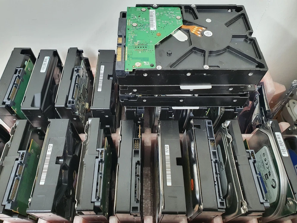 1TB 2TB 6TB SATA 하드디스크 수량 서버용 SAS, SCSI, FC, 3.5 2.5인치 146GB~2TB 이미지