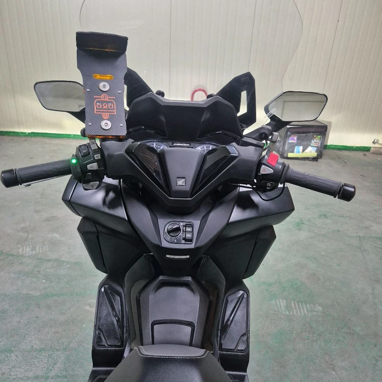 혼다 포르자350 25년식 5.9만KM 판매합니다 이미지