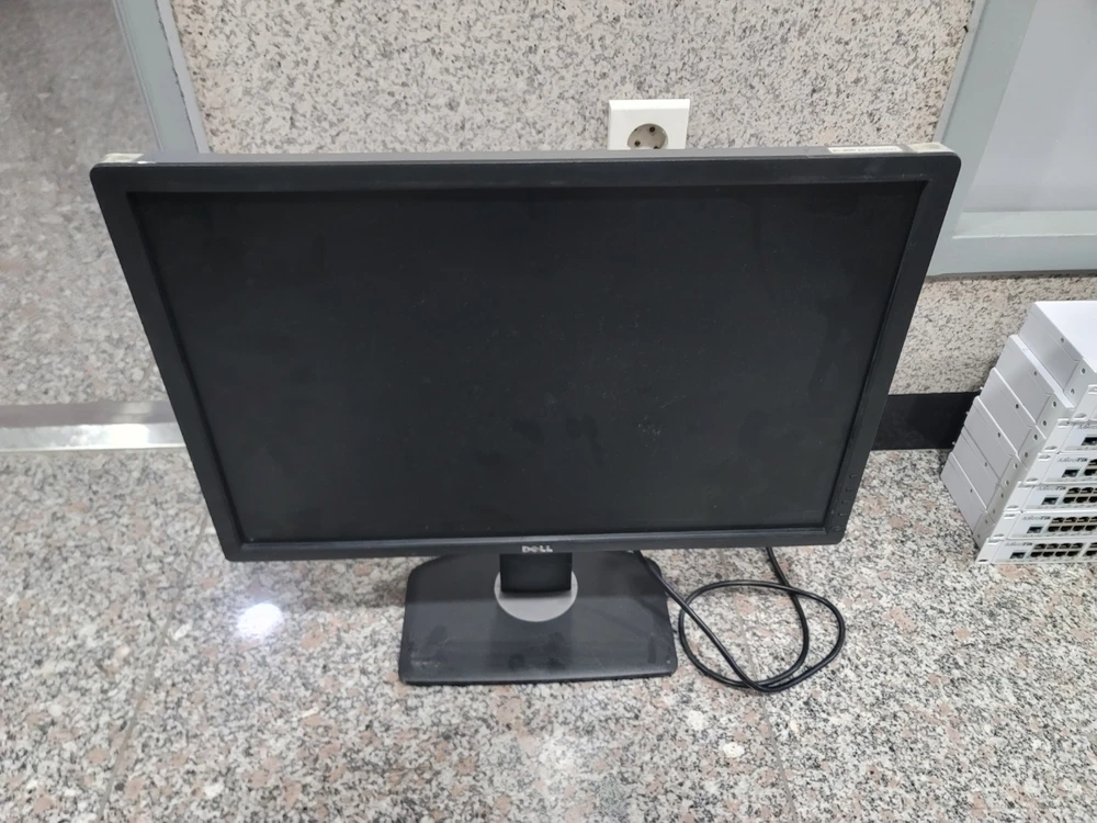델 DELL UltraSharp 모니터 U2410F U2412M 24인치 IPS 피벗 지원 이미지