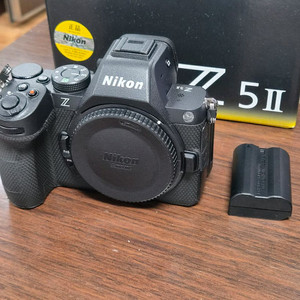 니콘 Z5II 미러리스 카메라 이미지