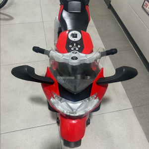 BMW K1300S 전동 오토바이 이미지