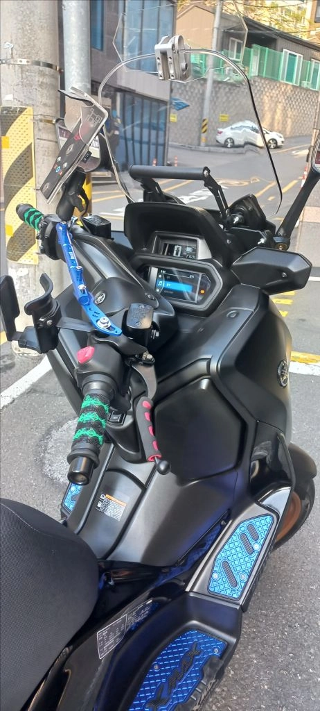 [부산] 24년식 XMAX300 페리 신형 S급 급매 이미지
