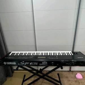 야마하 S90ES 신디사이저 이미지
