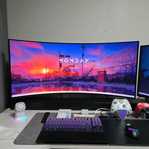 LG 45GX950A 45인치 OLED 커브드 게이밍 모니터 이미지