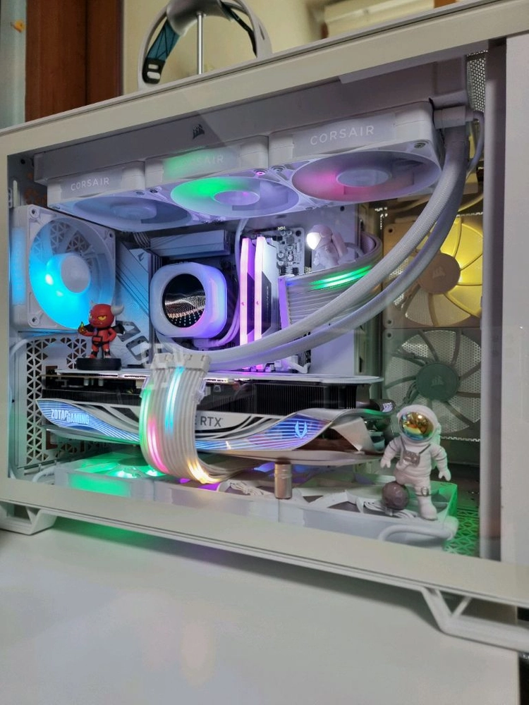 커세어 셋팅 초고사양 게이밍 컴퓨터 9800X3D 이미지