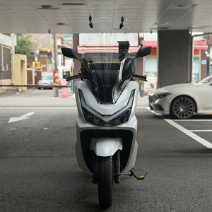 혼다 pcx125 26년식 신차급 차량 컨디션 최상 배달 풀셋팅 저렴하게판매합니다. nmax125 슈퍼커브125 이미지
