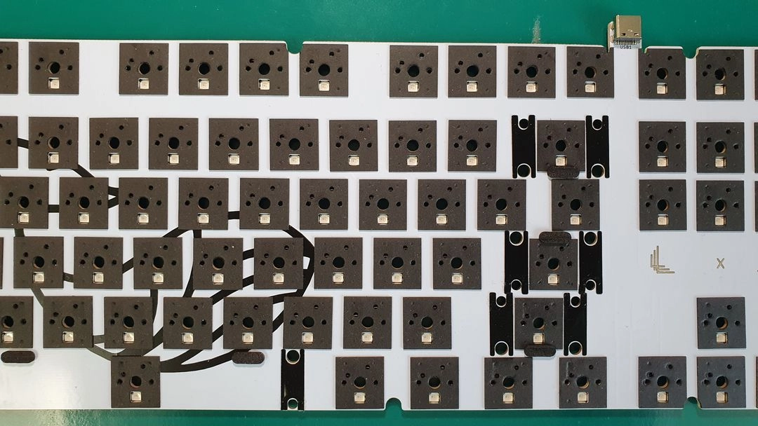 FAve10xH(핫스왑)_풀배열 키보드 기판 PCB 이미지