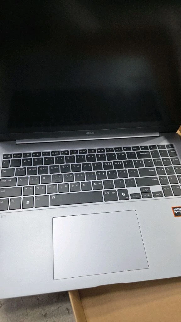 LG 그램16 메탈실버 이미지