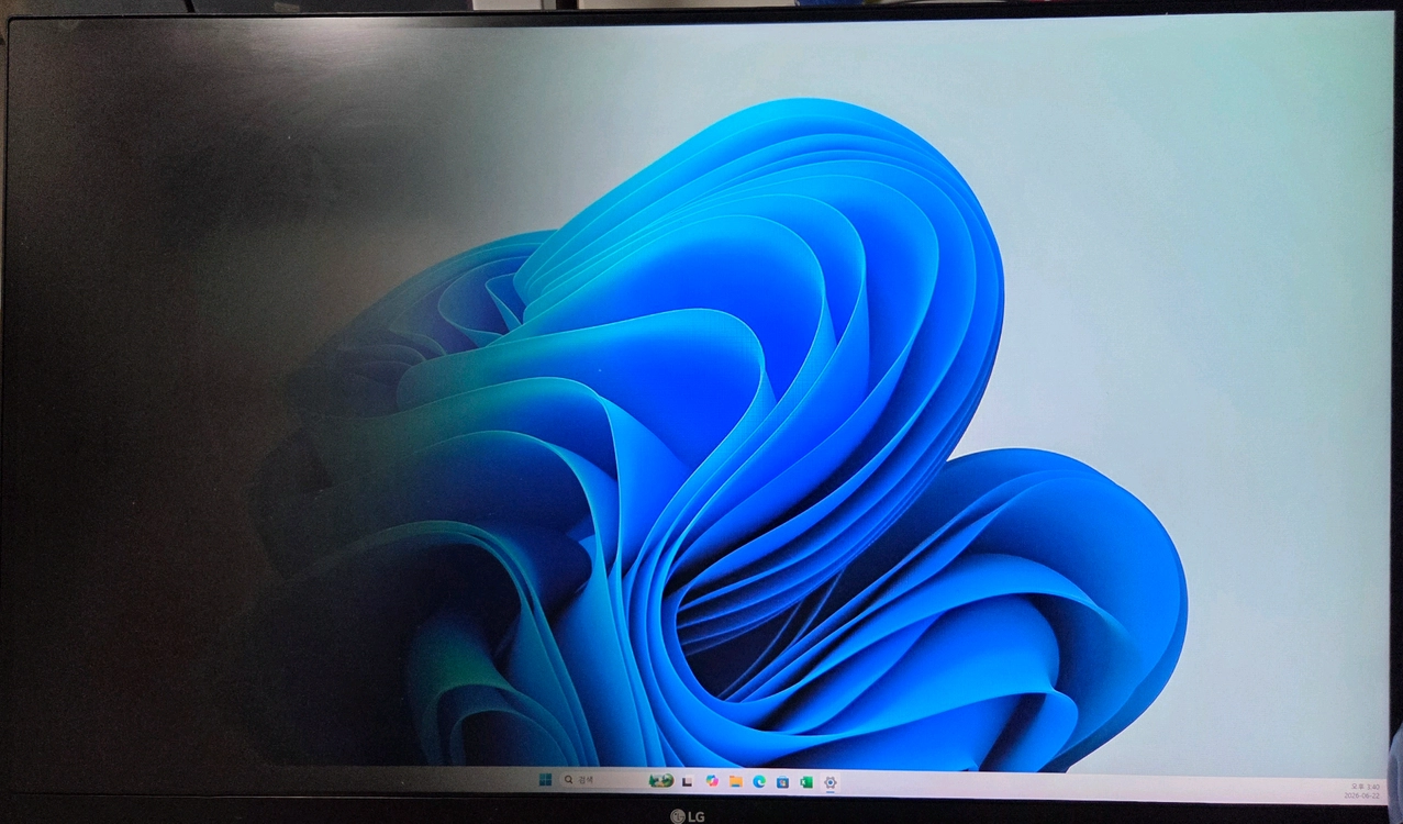 LG 모니터 32인치 4K QHD 32GK850F 25601440 부품용 이미지