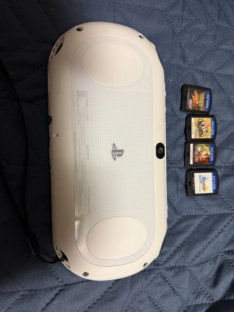 psvita 2세대 + 게임4개 일괄판매합니다 이미지