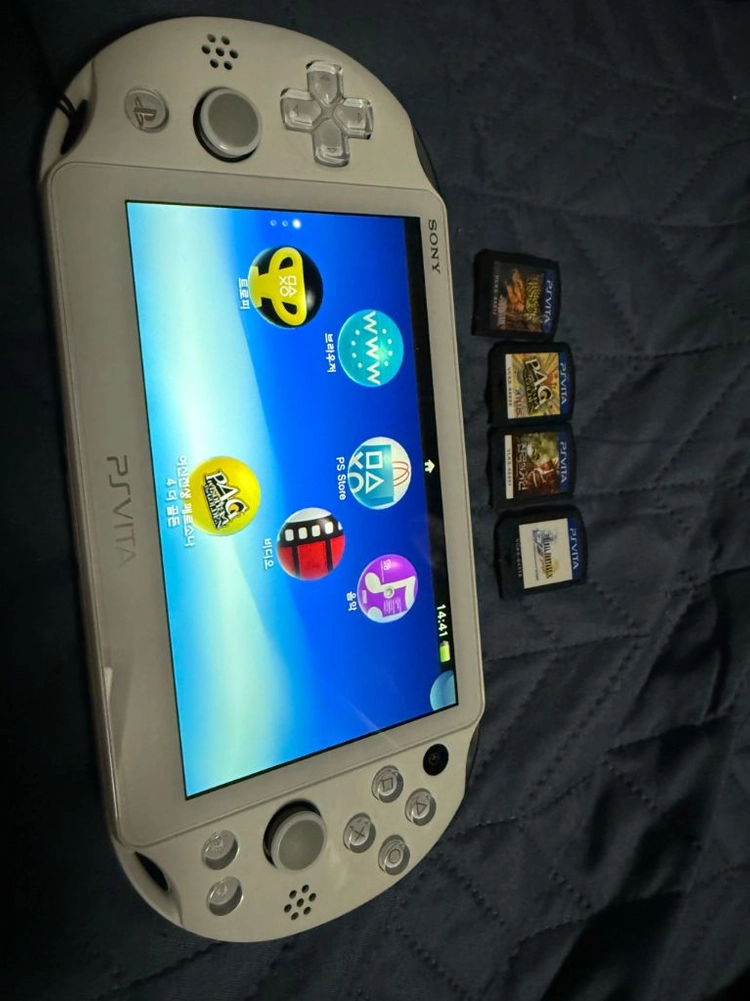 psvita 2세대 + 게임4개 일괄판매합니다 이미지