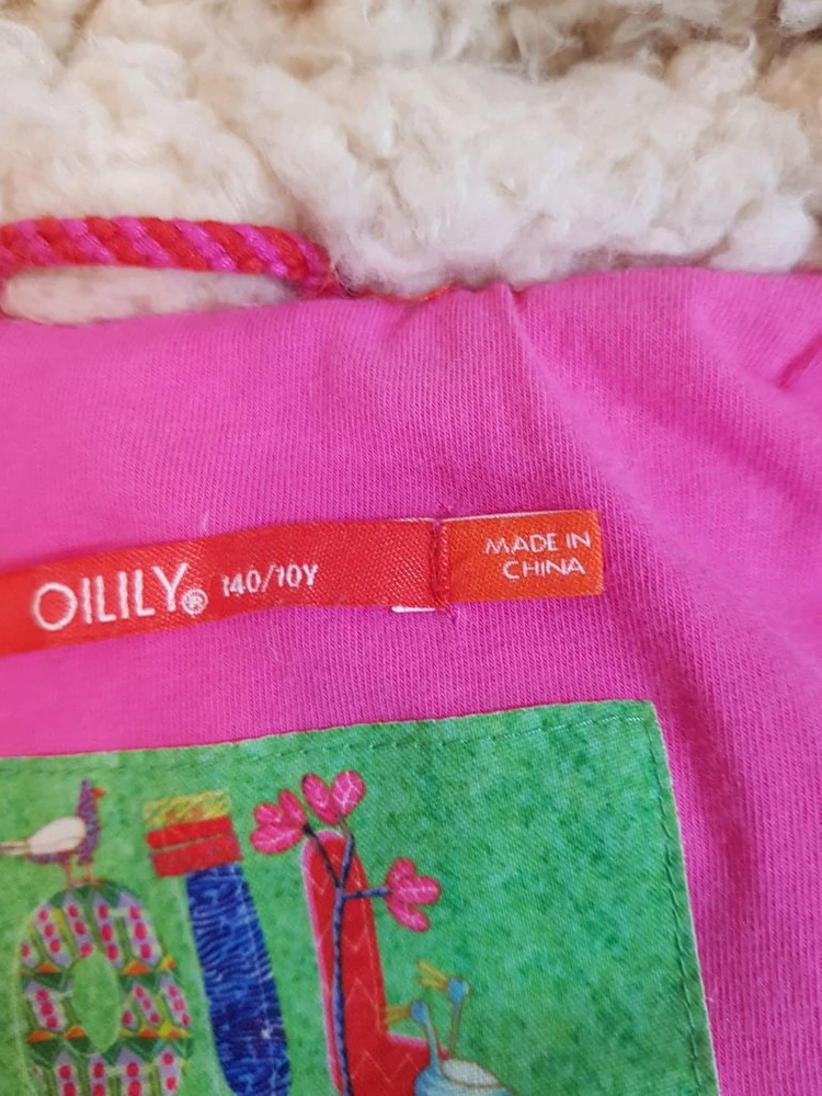 여아 오일릴리패딩점퍼 140 상태굿상태보다시피깨끗합니다이뻐요안에양쪽스트링으로허리조절가능 이미지