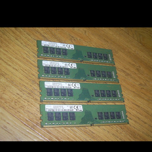 양면 DDR4 8GB 메모리 2개 이미지