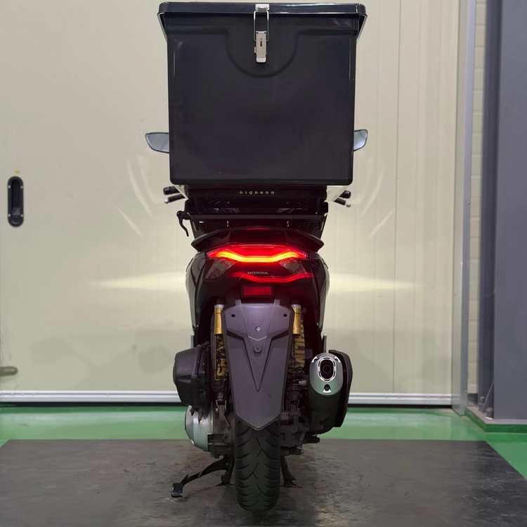 혼다 pcx125 25년식 2만키로 배달셋팅 저렴하게 판매합니다 이미지