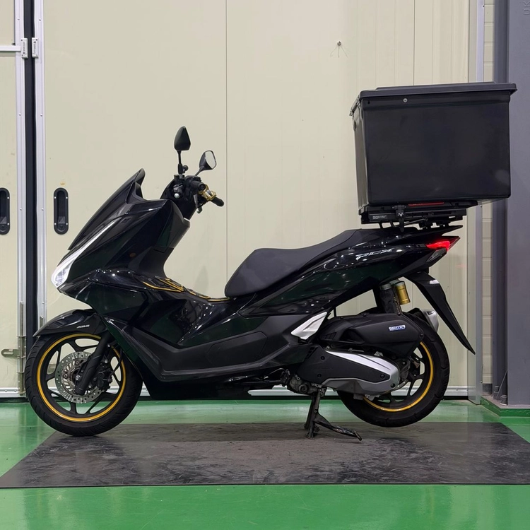 혼다 pcx125 25년식 2만키로 배달셋팅 저렴하게 판매합니다 이미지