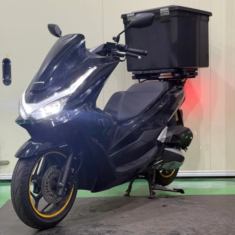 혼다 pcx125 25년식 2만키로 배달셋팅 저렴하게 판매합니다 이미지