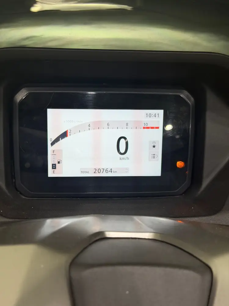 혼다 pcx125 25년식 2만키로 배달셋팅 저렴하게 판매합니다 이미지
