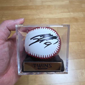 엘지트윈스 LGTWINS 고우석 친필 싸인볼 사인볼 팝니다. 이미지