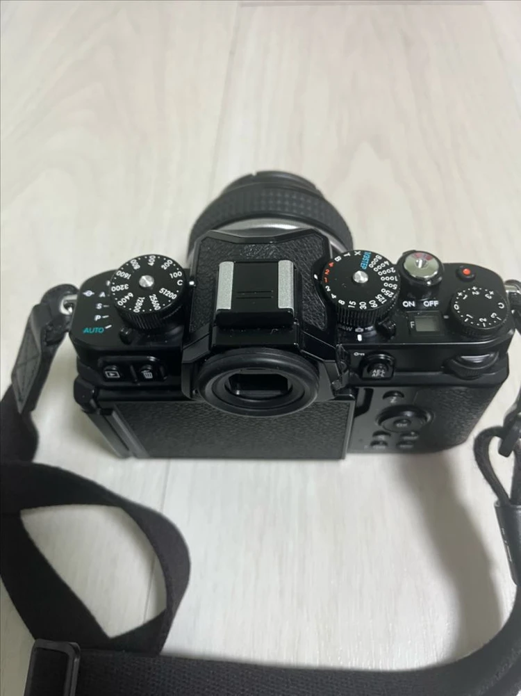 니콘 zf + 40mm f2 이미지
