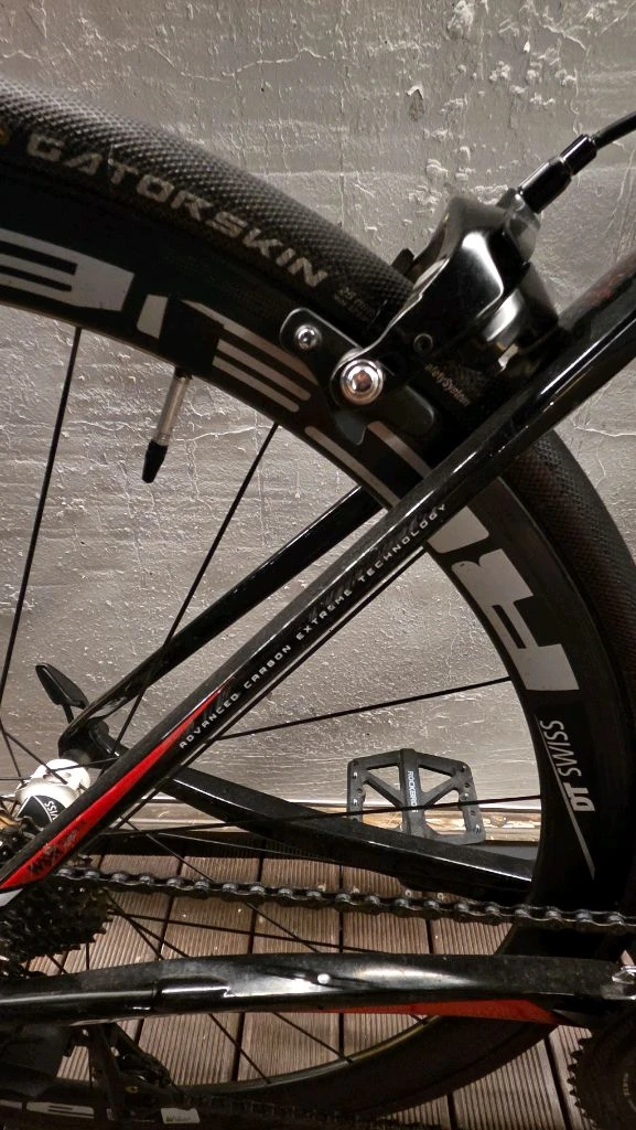 위아위스 프로스트 2 풀카본 로드 판매/대차 이미지