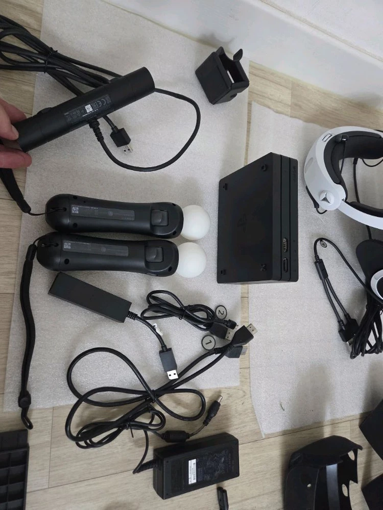 중고 sony PS4 PRO 신형 VR Set, 무브봉 충전 거치대/PS5PC컨버터어댑터/호리 넥밴드 헤드폰 포함 이미지