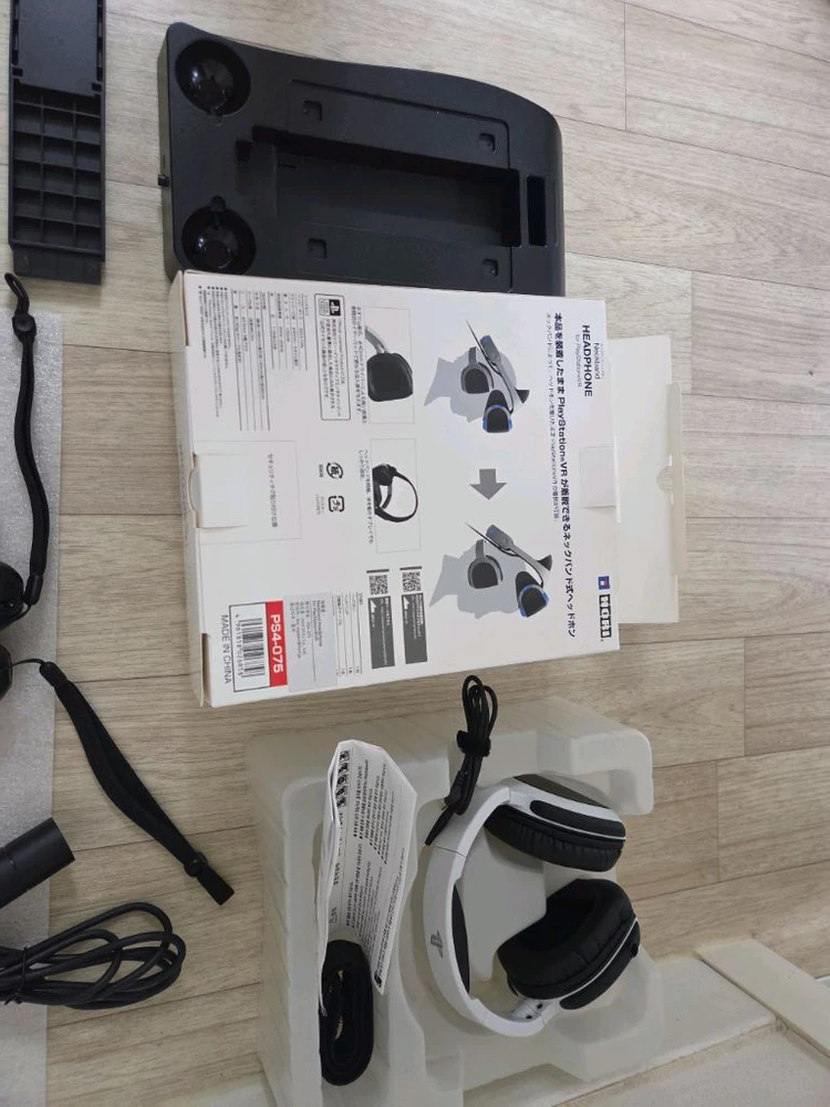 중고 sony PS4 PRO 신형 VR Set, 무브봉 충전 거치대/PS5PC컨버터어댑터/호리 넥밴드 헤드폰 포함 이미지