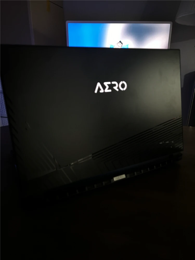 기가바이트 고성능 게이밍 노트북 i9 RTX 3080 이미지