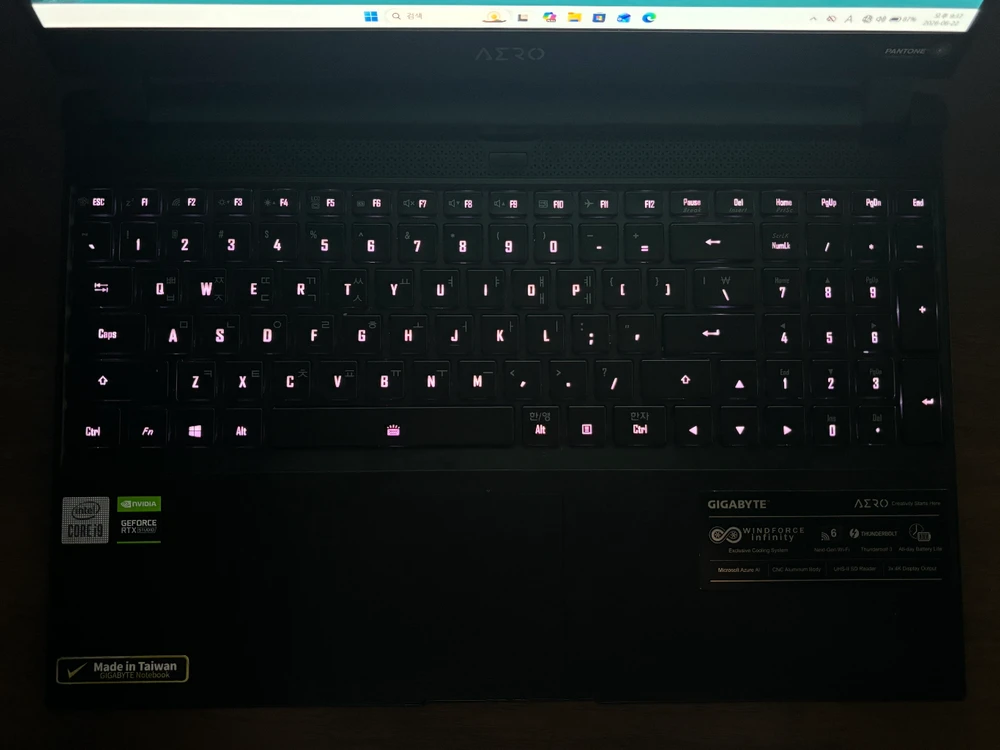 기가바이트 고성능 게이밍 노트북 i9 RTX 3080 이미지