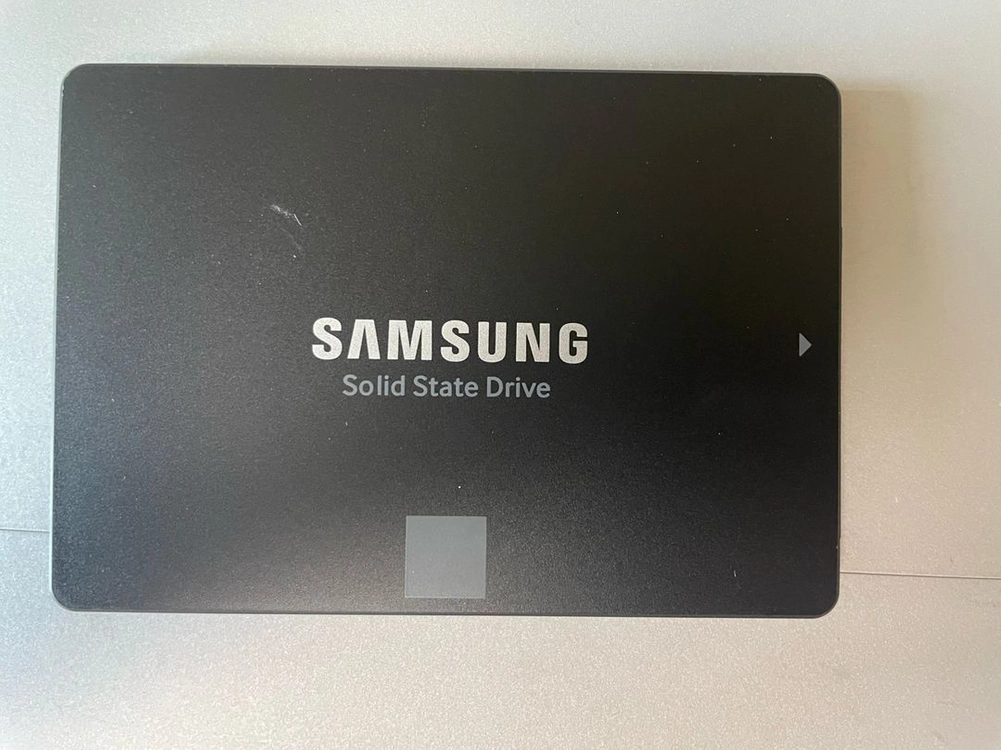Samsung 870 EVO 500GB 2.5인치 SSD 이미지