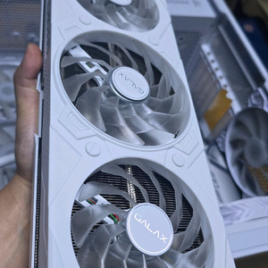 갤럭시 RTX 4070 Ti SUPER EX Gamer 화이트 V2 16 이미지