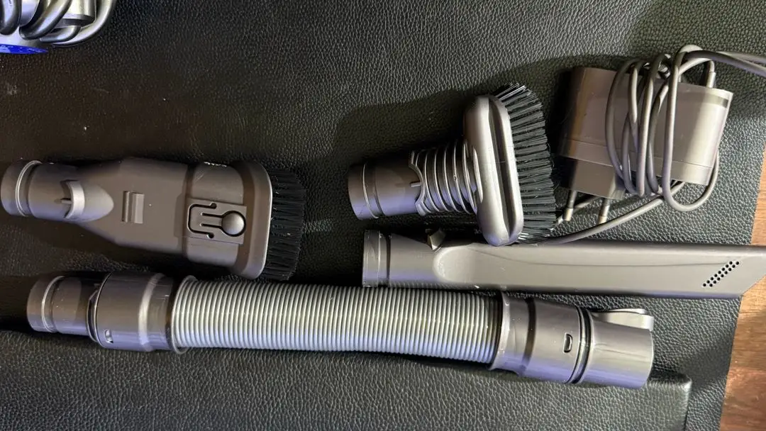 dyson V6 다이슨 무선청소기 이미지