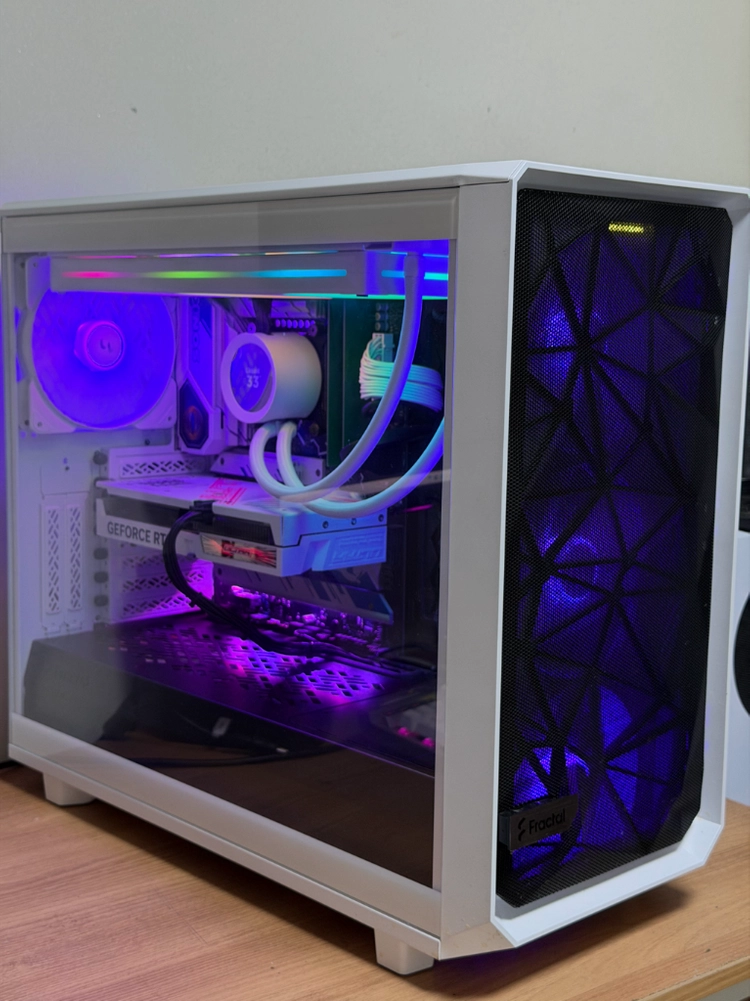 인텔 i9-13900K / RTX4060ti 작업용 게이밍 컴퓨터 급처 이미지