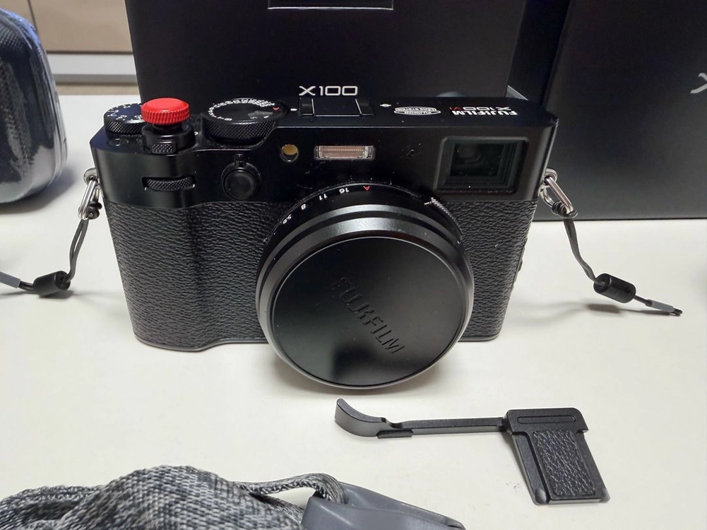 후지필름 X100Vi + TCL-X100ii 판매합니다 이미지