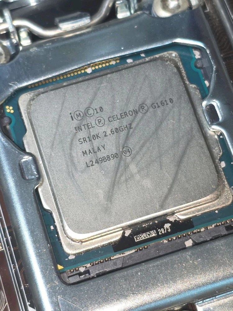 인텔 Celeron G1610 CPU + H61 메인보드 + DDR3 4GB 램 구성 판매합니다. 이미지