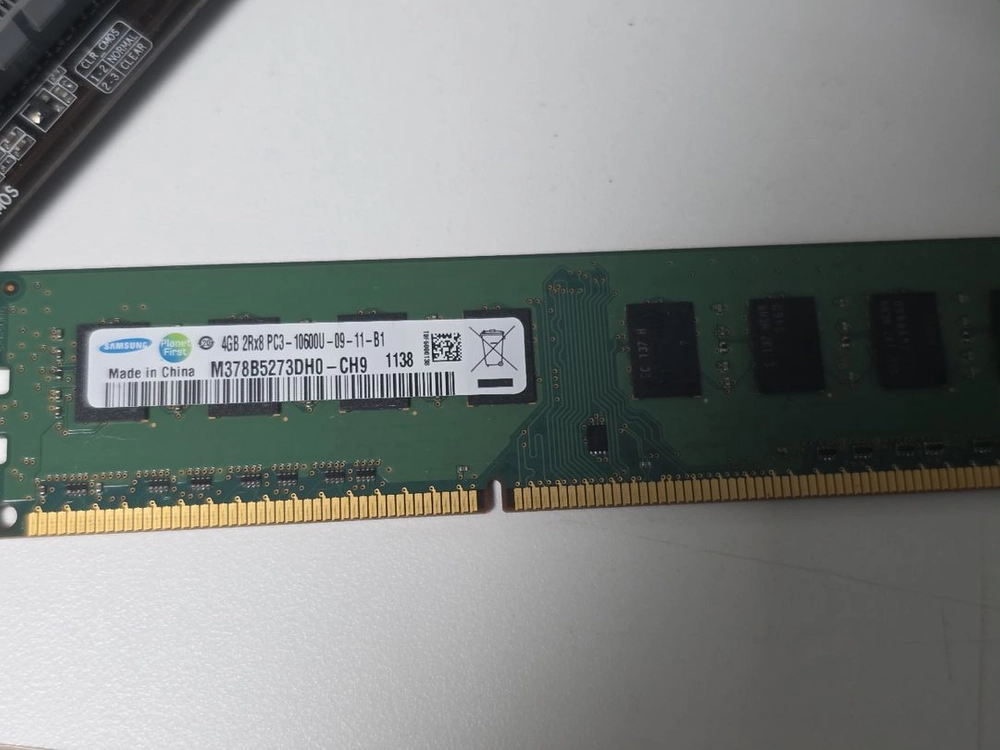 인텔 Celeron G1610 CPU + H61 메인보드 + DDR3 4GB 램 구성 판매합니다. 이미지