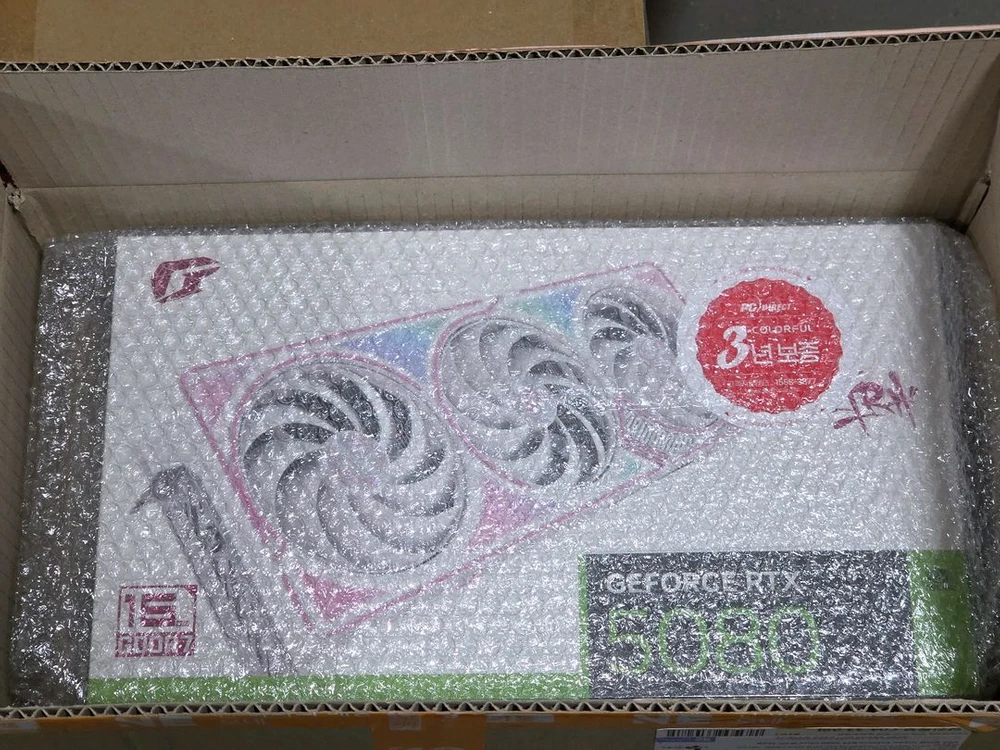 (미개봉) 컬러풀 RTX 5080 울트라 화이트 피씨디렉트 이미지