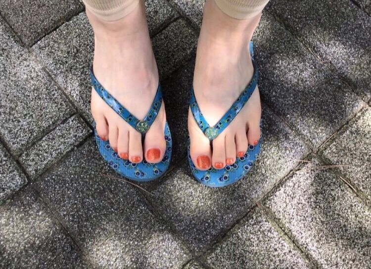 토리버치 쪼리 이미지