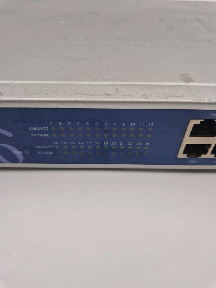 ZIO FSB2450SW V 24포트 스위치허브 전원확인 이미지