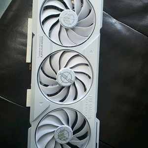 asus 4070 ti super tuf 화이트 btf 팜 이미지