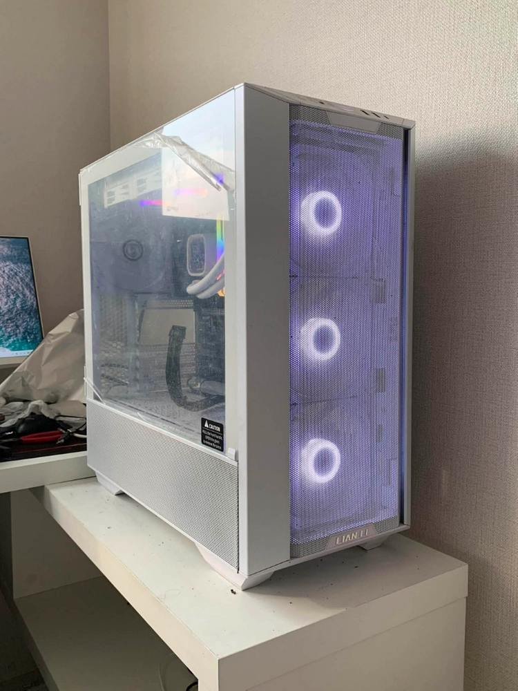 i9-13900k rtx 4070ti 게이밍 컴퓨터 본체 이미지