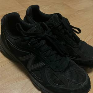 뉴발란스 990v4 트리플블랙 260 이미지