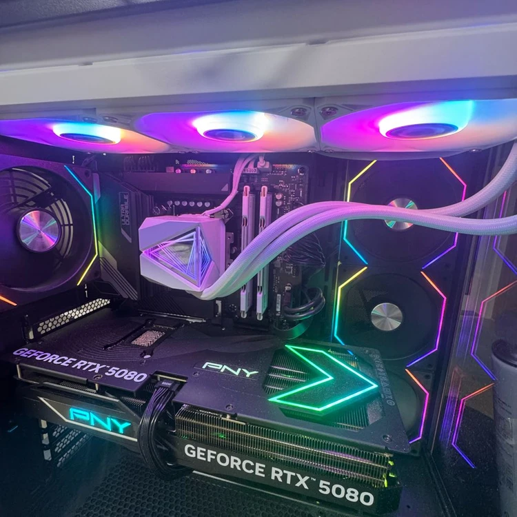 풀박 고성능컴 진짜 싸게 팝니다. (반본체) 지포스 RTX5080 인텔 에쎈 잘만 우드 이미지