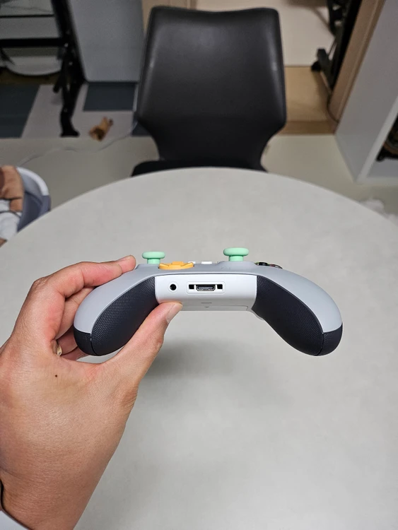 XBOX 디자인랩 개인커스텀 디자인한 4세대 무선 게임패드 이미지