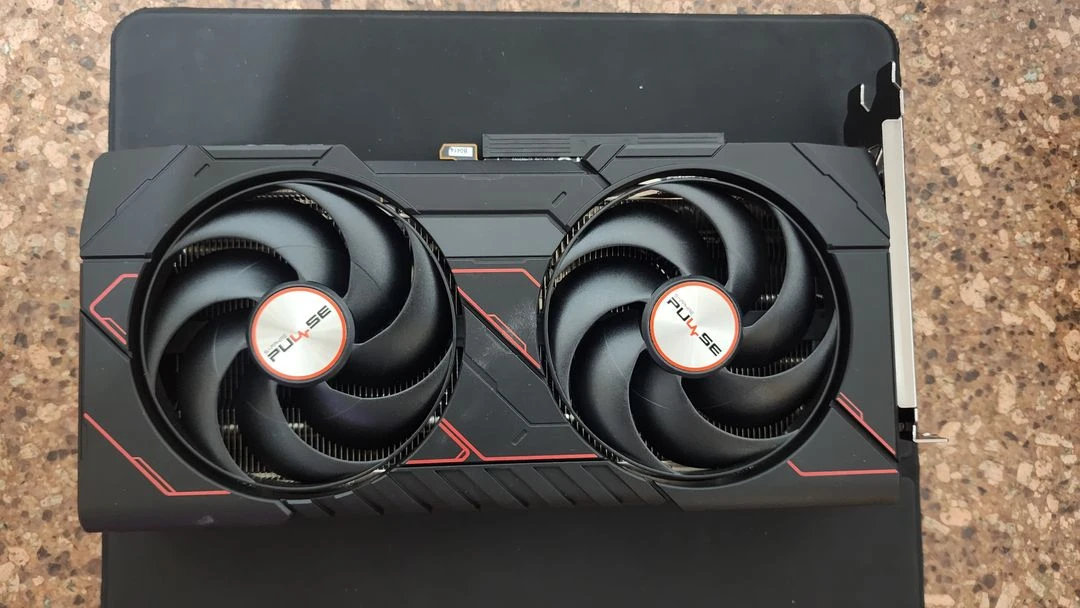사파이어 RX 9060 XT PULSE 8GB 이미지