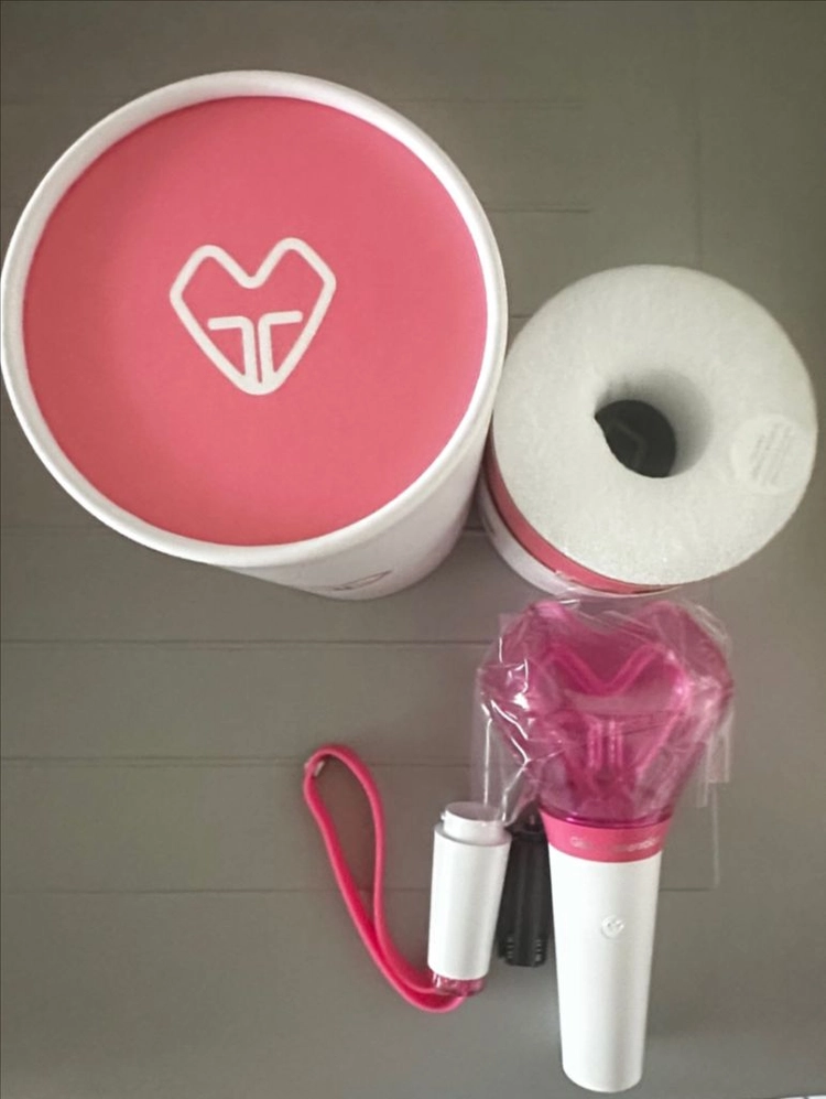 [가격제안X,GS편의점반값택배가능.CU편의점반값택배불가능.]소녀시대 공식 응원봉 새상품 팔아요.포토카드 미포함 이미지