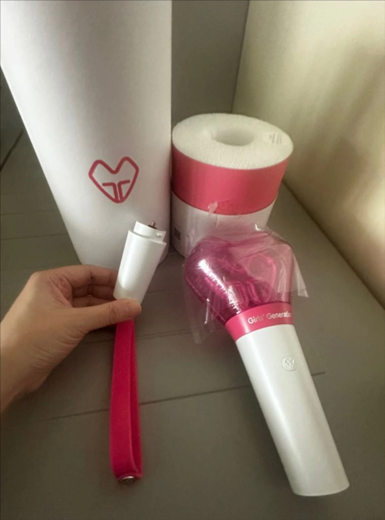 [가격제안X,GS편의점반값택배가능.CU편의점반값택배불가능.]소녀시대 공식 응원봉 새상품 팔아요.포토카드 미포함 이미지