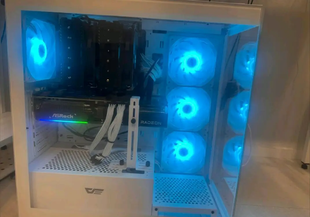 컴퓨터 본체 게이밍PC 7800X3D RX 9070XT 이미지